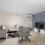 Lovly 3 Bedroom With The View Of Aurora شقة