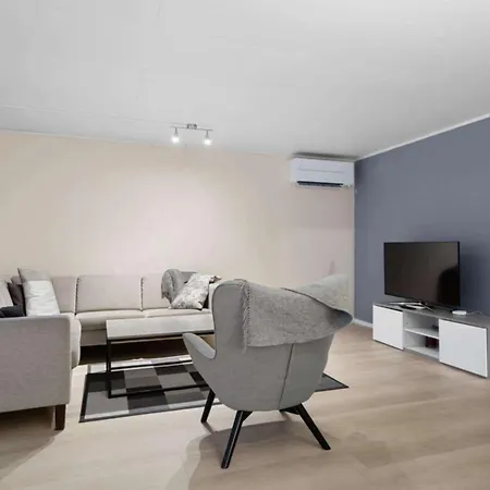 Lovly 3 Bedroom With The View Of Aurora Διαμέρισμα